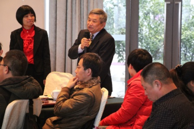 江苏省铸造协会徐林源秘书长，为大家介绍了国内铸造业的现状，分析了行业当前所面对的形势和存在的问题，鼓励铸造企业不断提高管理水平和产品质量，保持并扩大既有成果和荣誉。